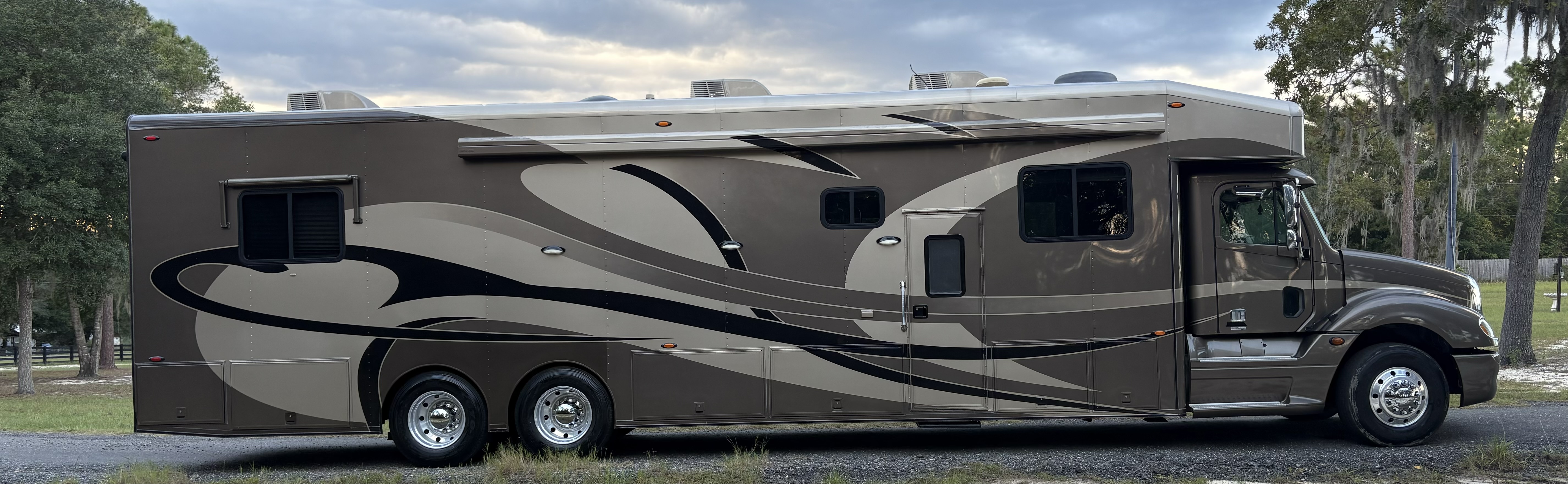 Used 2007 NRC 45' Motorcoach